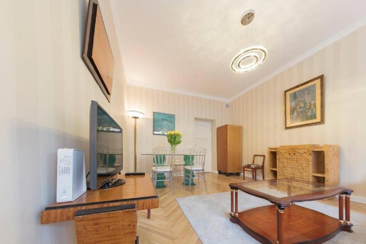 Super Luxury And Cozy- Golden Apartments- City Center ワルシャワ エクステリア 写真
